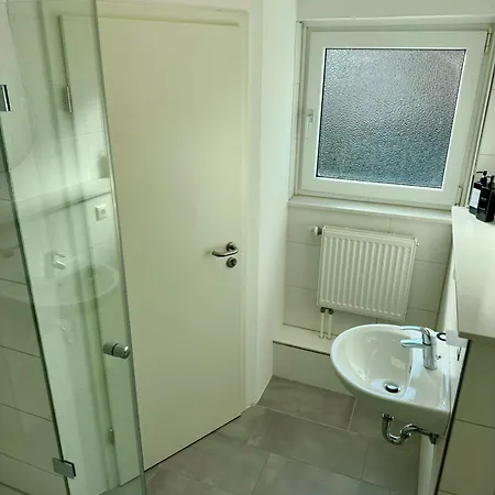 Renovierte & Voll Moeblierte Fuer 7 Personen Apartament